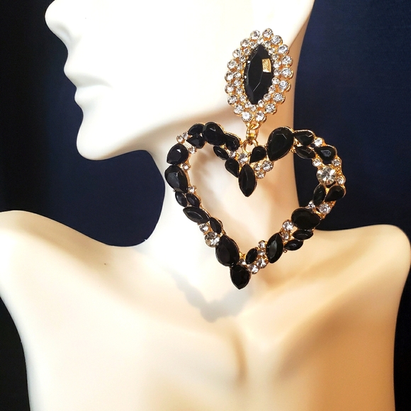 Heart-shaped Retro Rhinestone Earrings - Picture 2 of 3